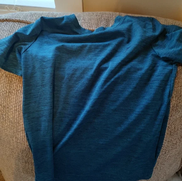 7 performance tshirts for boys bundle (13) - Picture 3 of 8